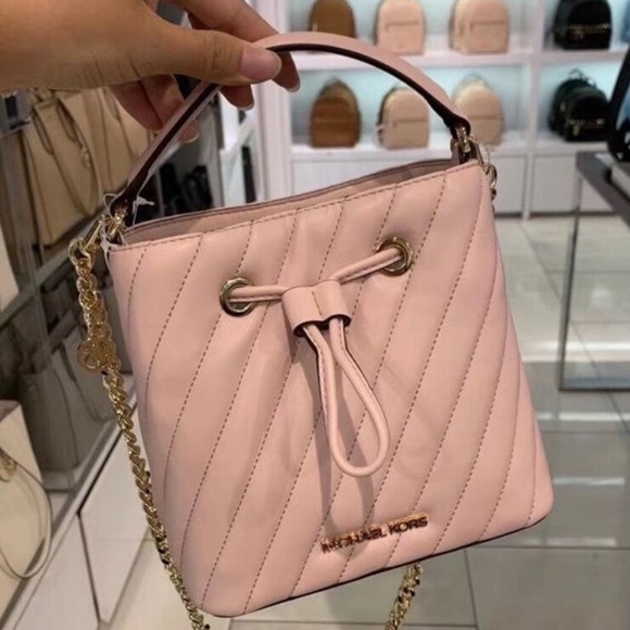 NWT Michael Kors Vegan Leather Bucket Bag - Picture 4 of 5